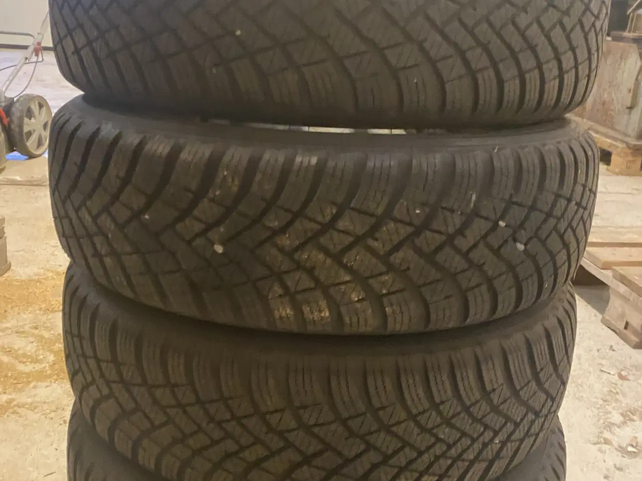 Billede 1 - Vinterdæk165/60/15 på stålfælge med meget mønster