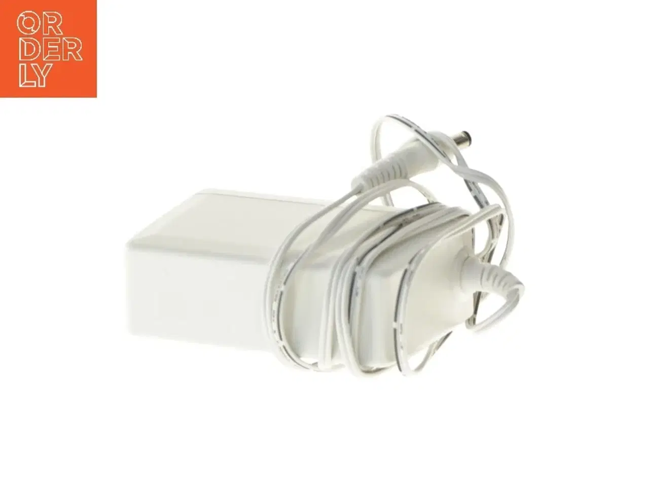 Billede 2 - Hvid strømadapter med ledning (str. 9x9 cm)