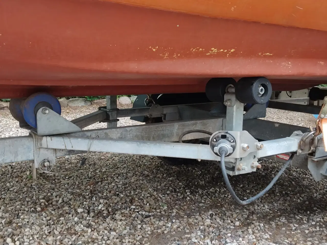 Billede 7 - 13 fods Jolle med 6hk påhængsmotor og bådtrailer 