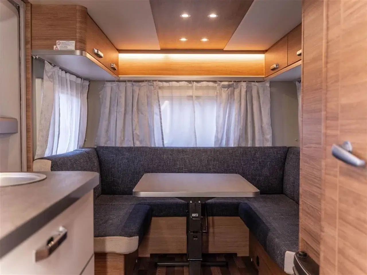 Billede 2 - 2020 - Weinsberg CaraOne 540 EUH   Genial indretning til 4 personer