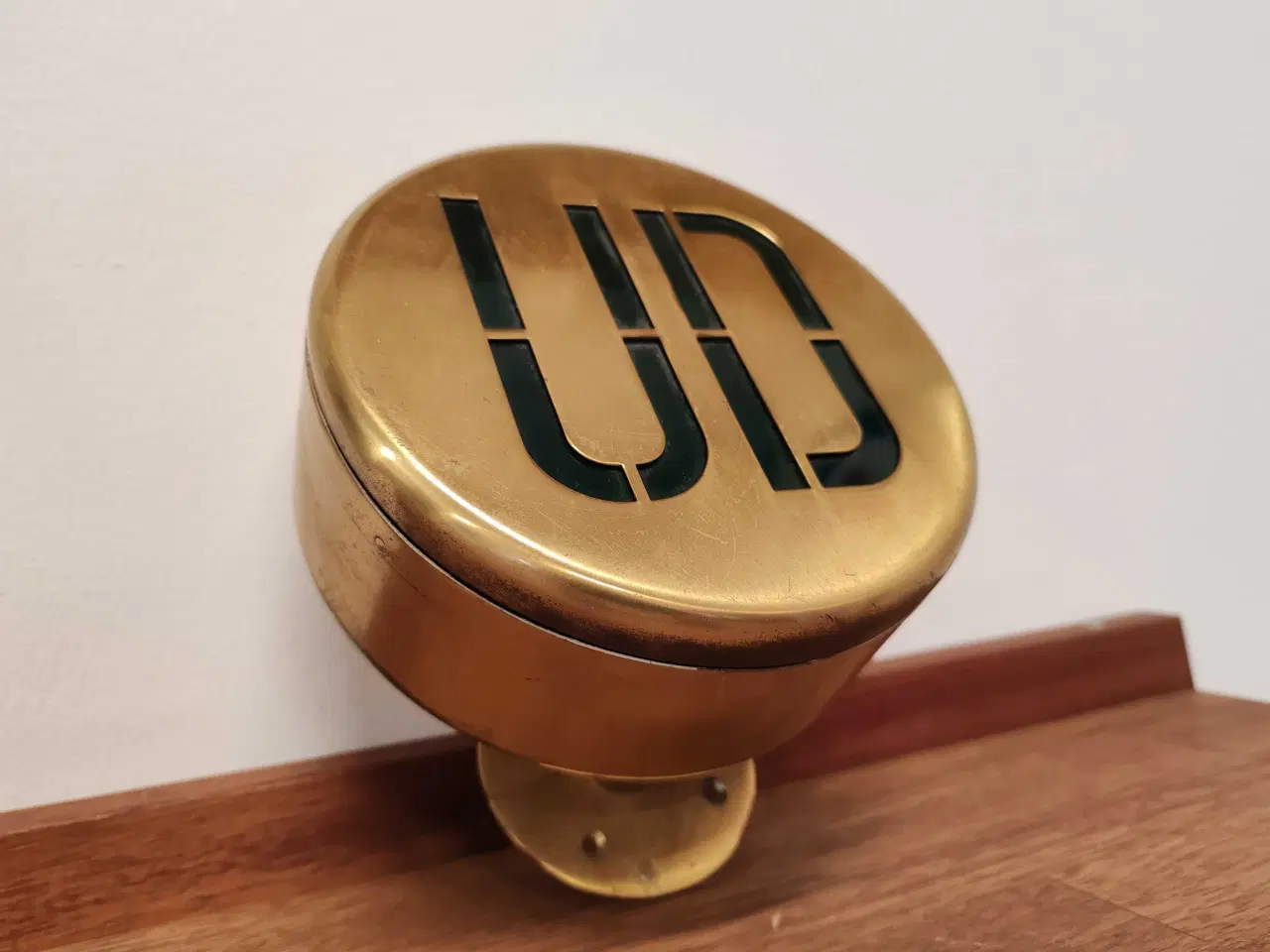 Billede 2 - Ud lysskilt i messing