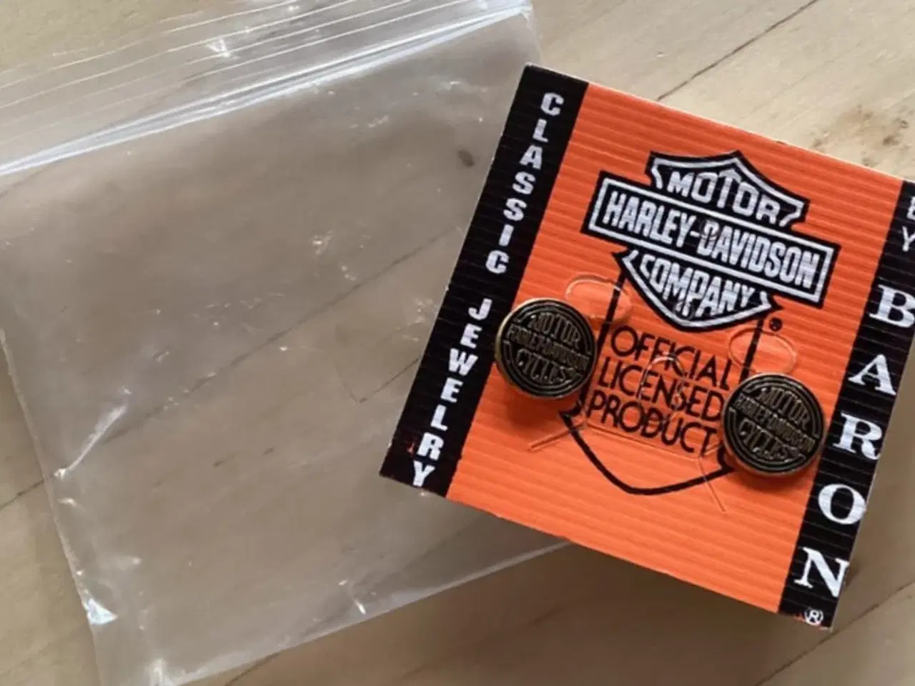 Billede 2 - Unisex “Harly Davidson” ørestikker- øreringe