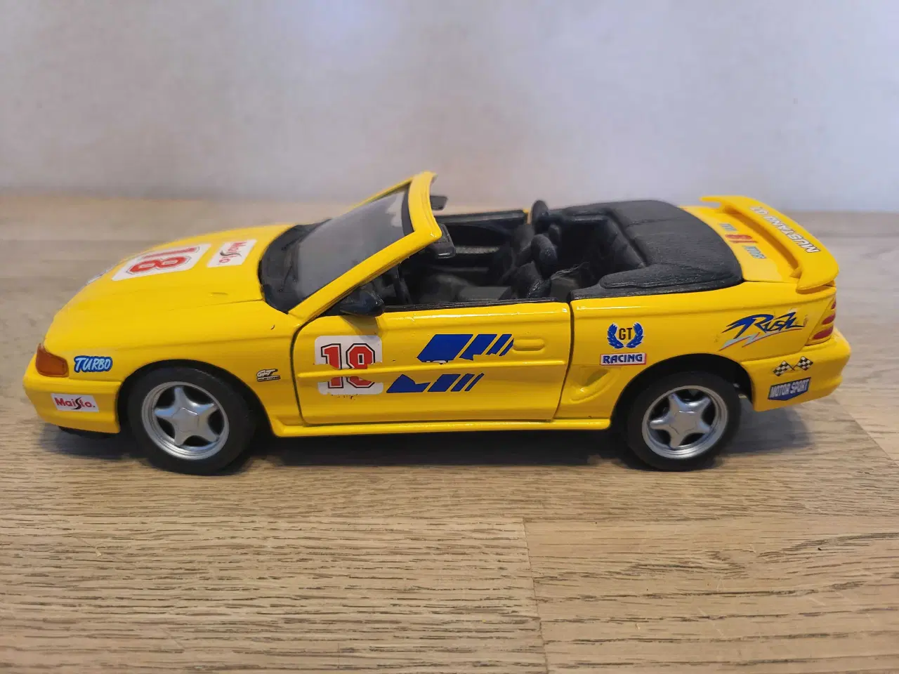 Billede 1 - Modelbil: Mustang GT 1994  Skala 1/24.