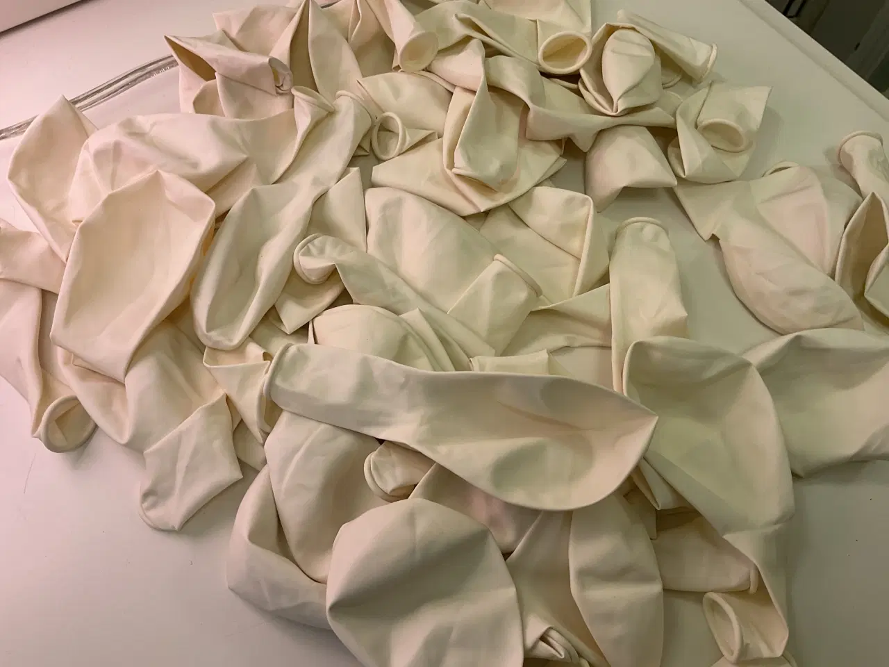 Billede 2 - 50 store Hvide ballon ger kun 40 kr.