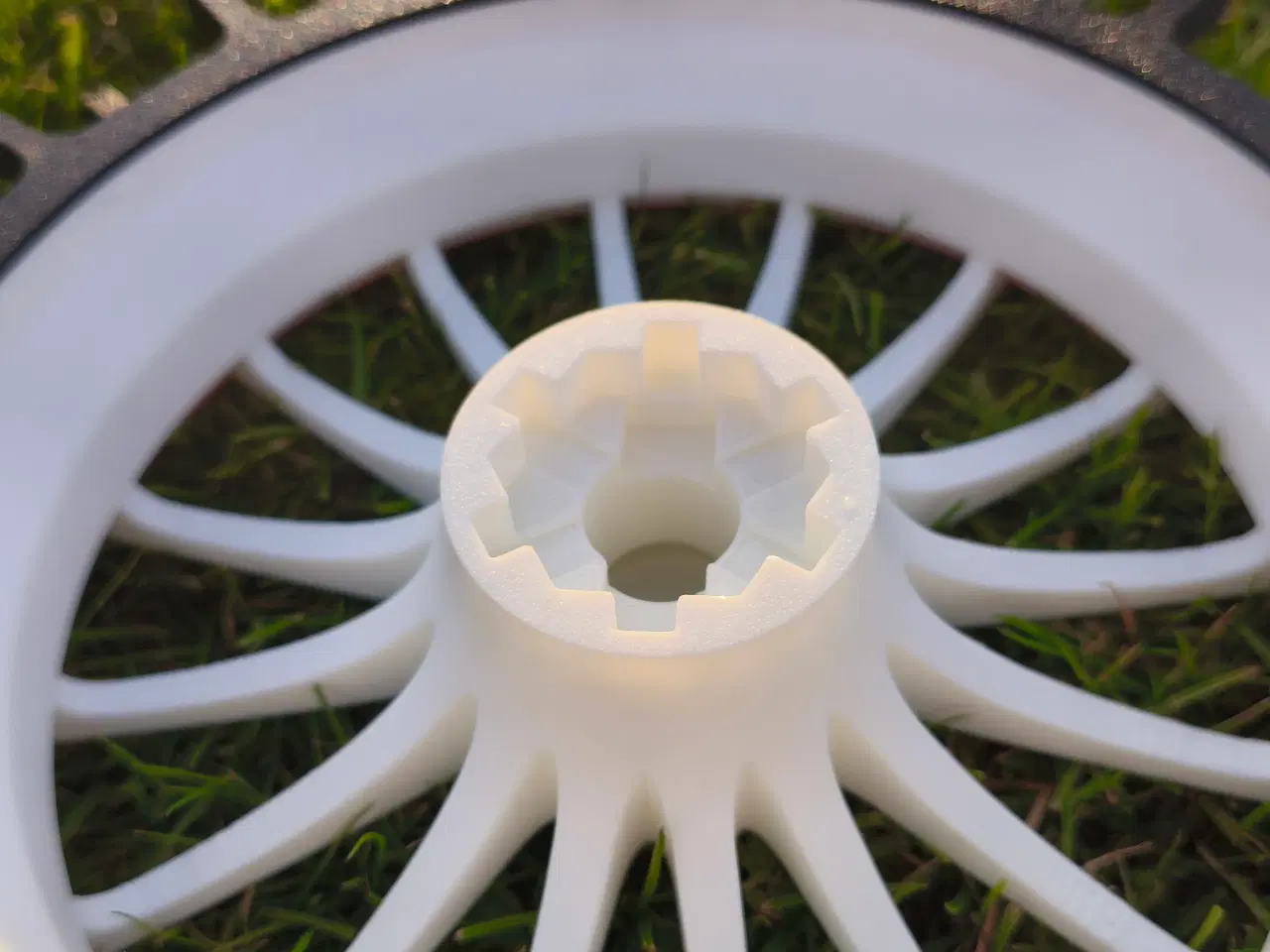 Billede 5 - Hjul til robotplæneklipper 