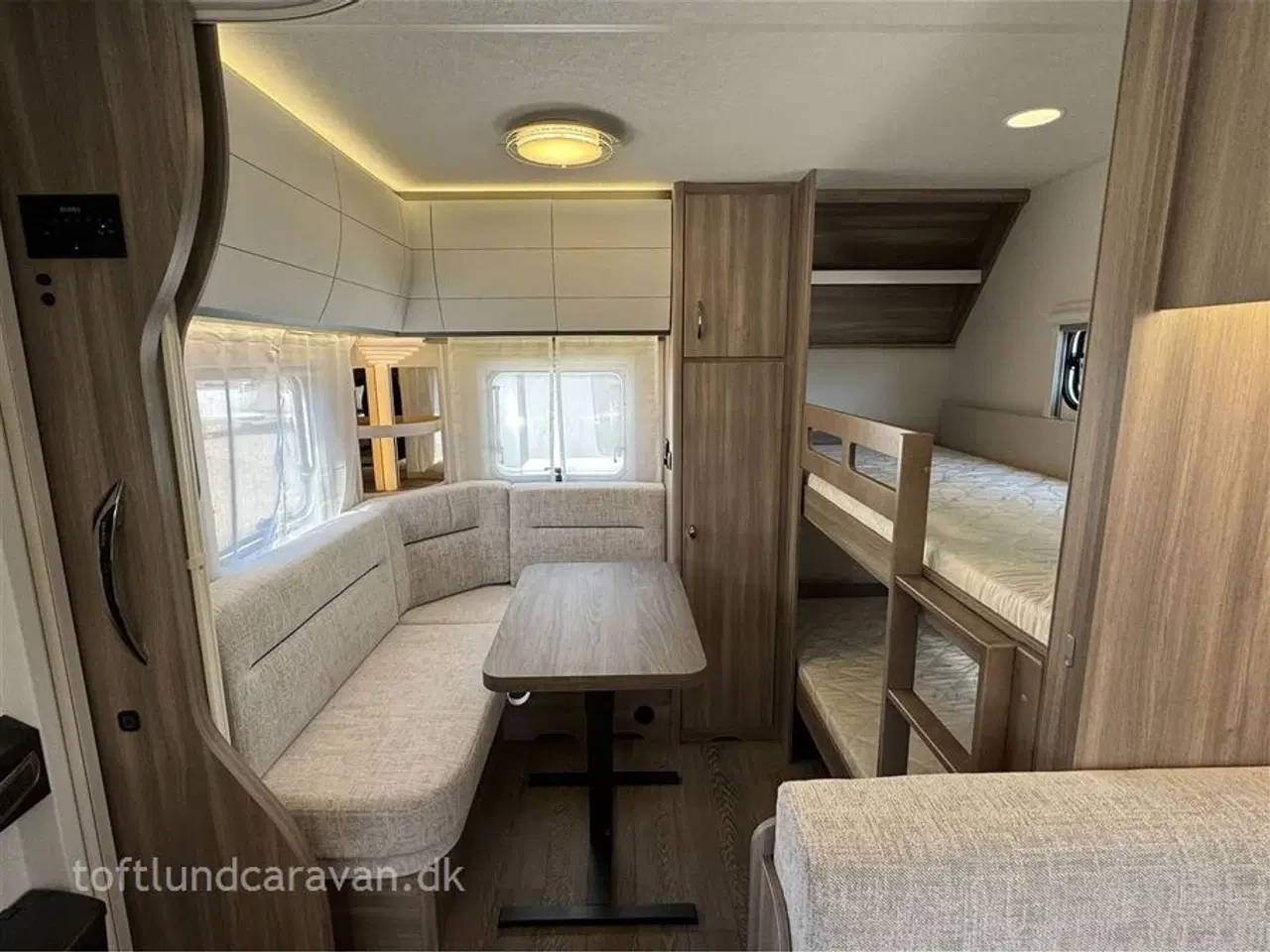 Billede 3 - 2024 - Hobby Excellent Edition 650 KMFe   Sønderjyllands aut. HOBBY forhandler. ULTIMATIV FAMILIEVOGN, Op til 8 sovepladser. NU PÅ LAGER NU.