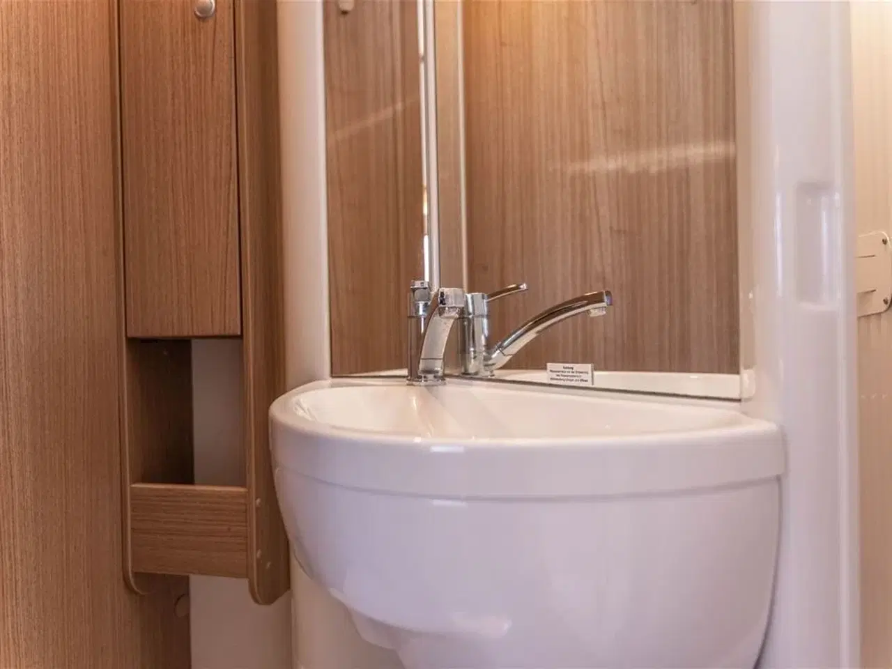 Billede 32 - 2021 - Carado I 338 Aut.   Topudstyret Helintegreret Carado med automatgear