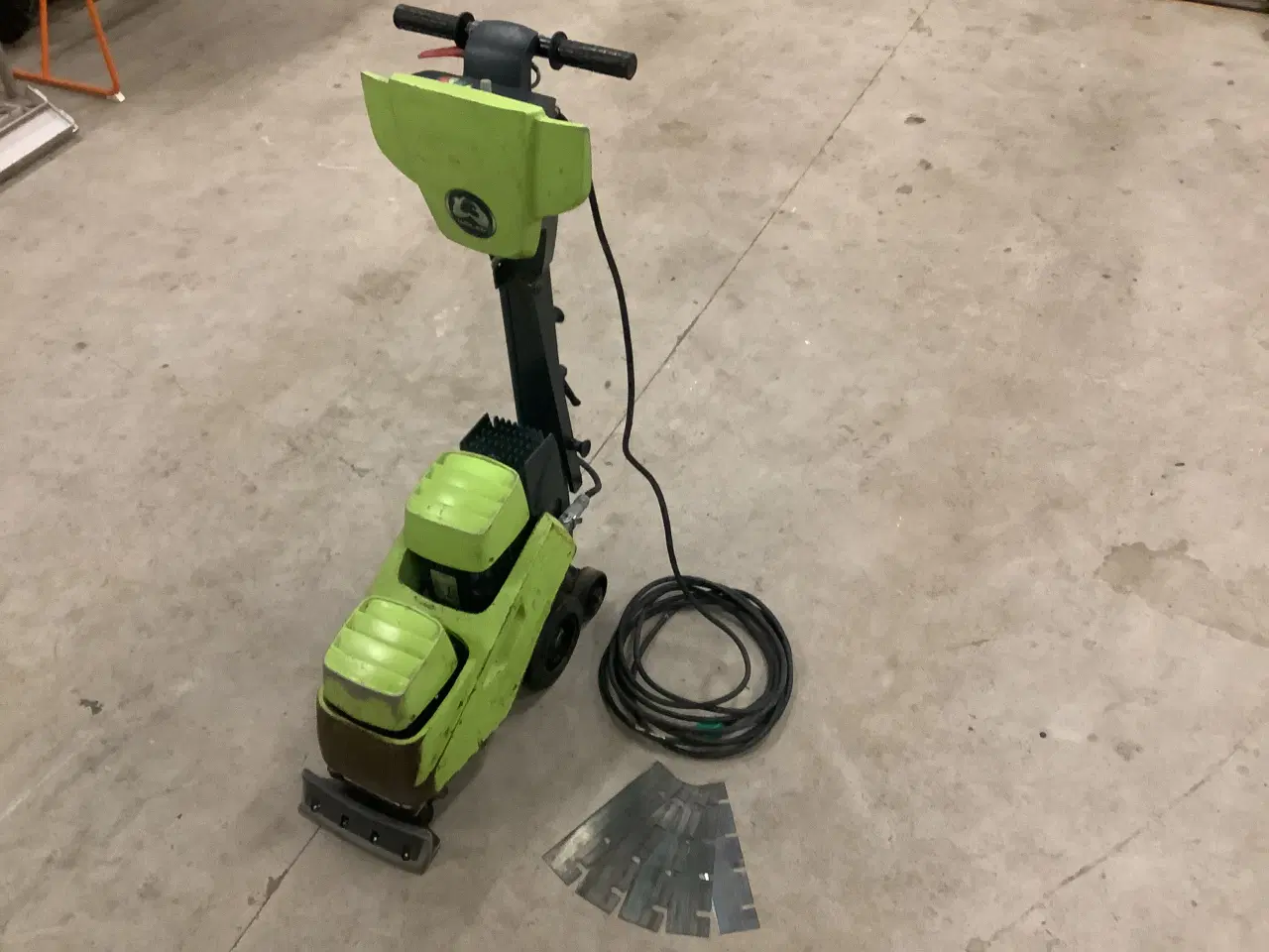 Billede 2 - Gulvmaskine, til fjernelse af gulvbelægning.