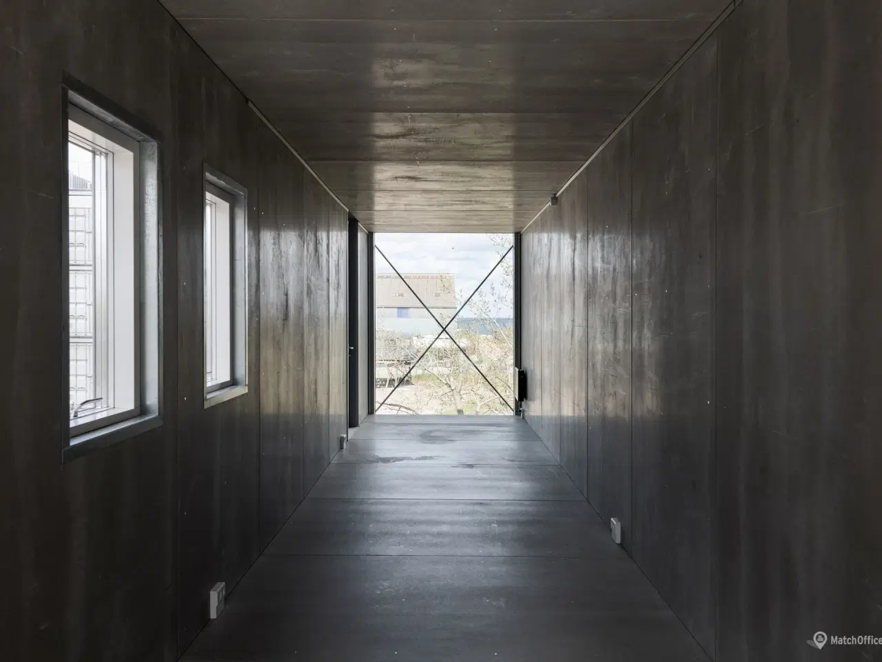 Billede 1 - Unikt og anderledes showroom/småproduktion udlejes i kreativt miljø med fantastisk lys og kig til vandet.