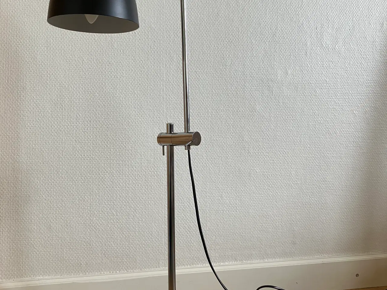 Billede 3 - Lampesæt - væg- og bordlampe. 