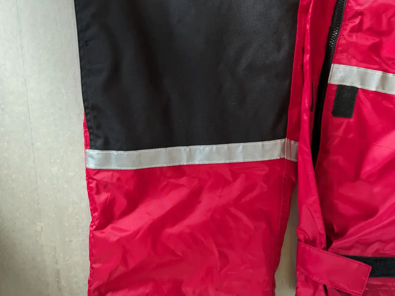 Billede 4 - Termokedeldragt rød str. XL