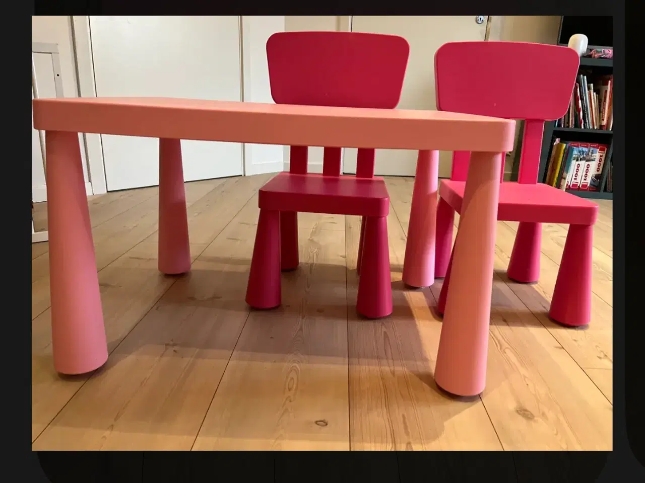 Billede 4 - Bord og stole