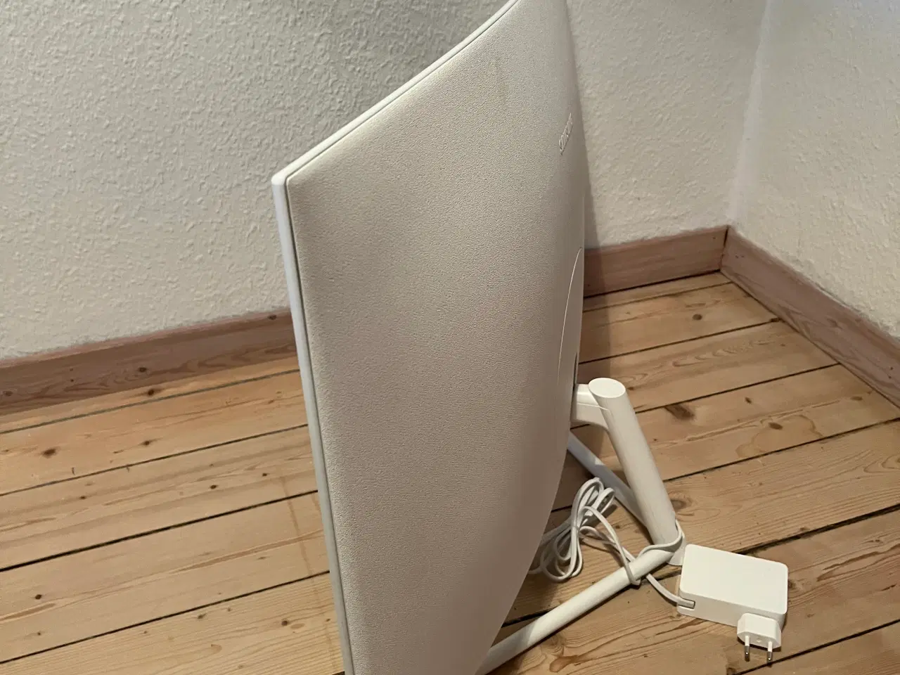 Billede 3 - Samsung U32R591 UHD 32" buet skærm