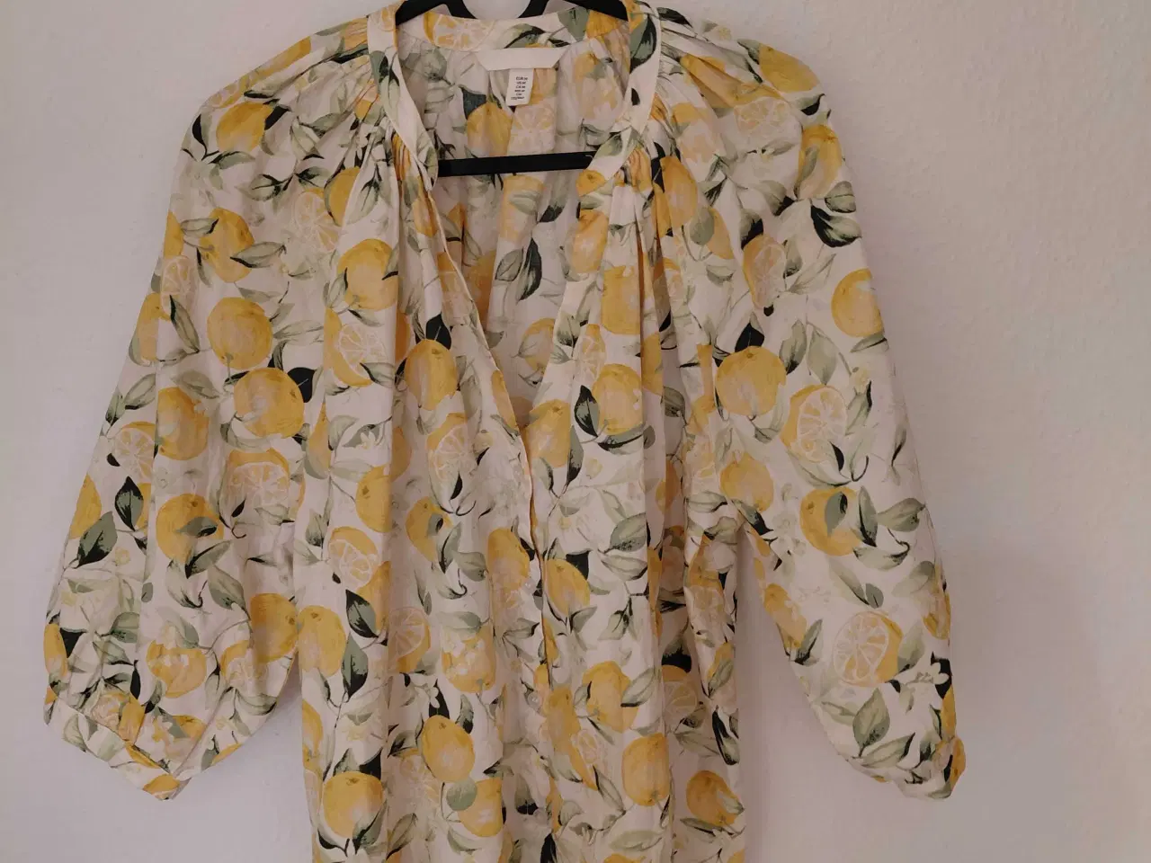 Billede 1 - Fin sommer bluse H&M str M