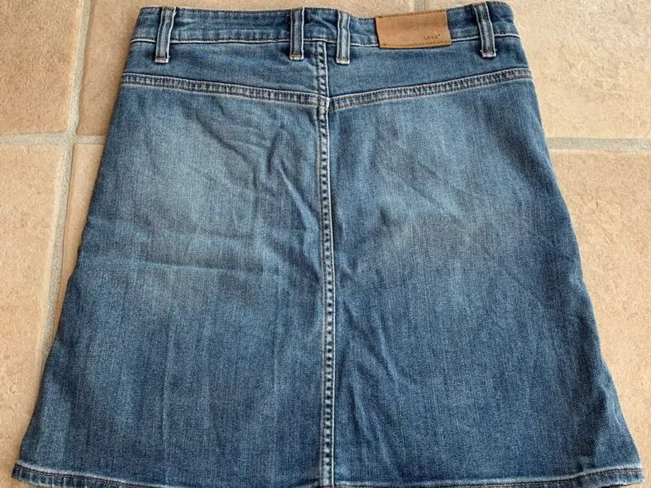 Billede 2 - H&M denim nederdel str. 34