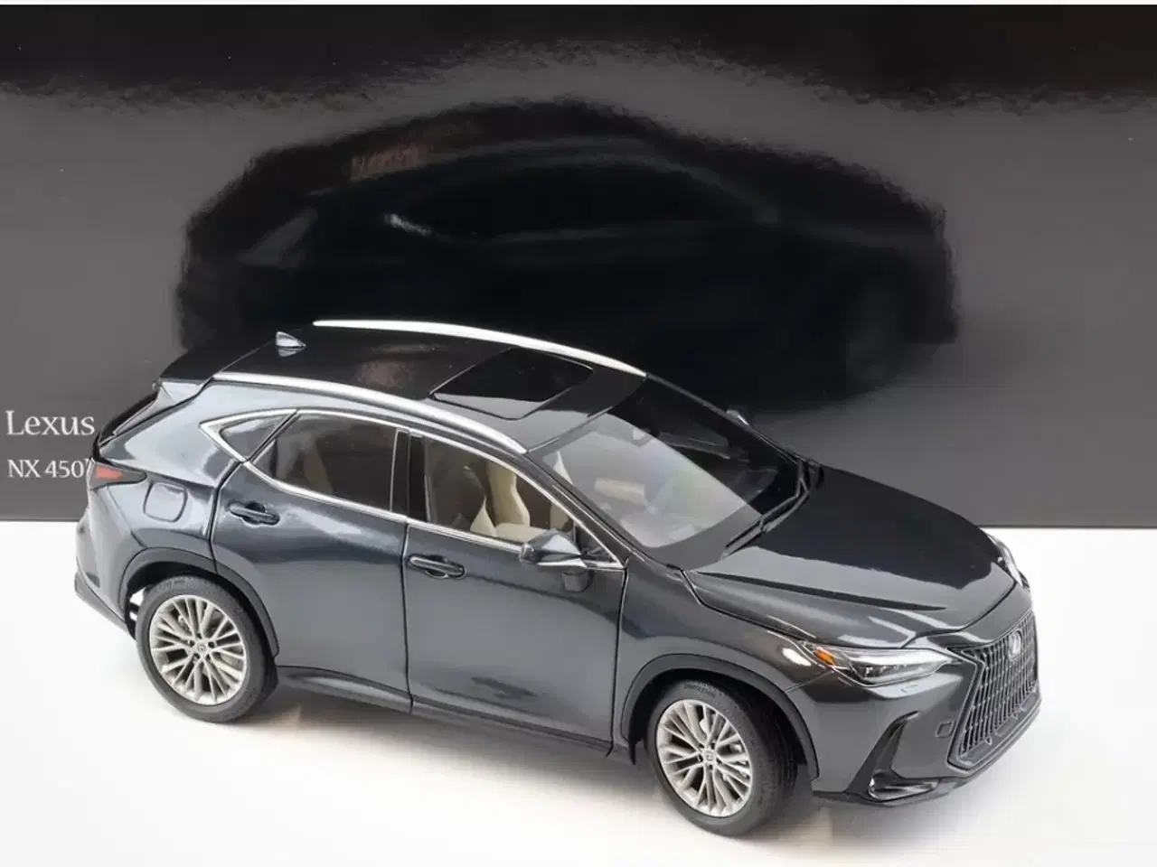 Billede 5 - 1:18 Lexus 450h nx+ 2022