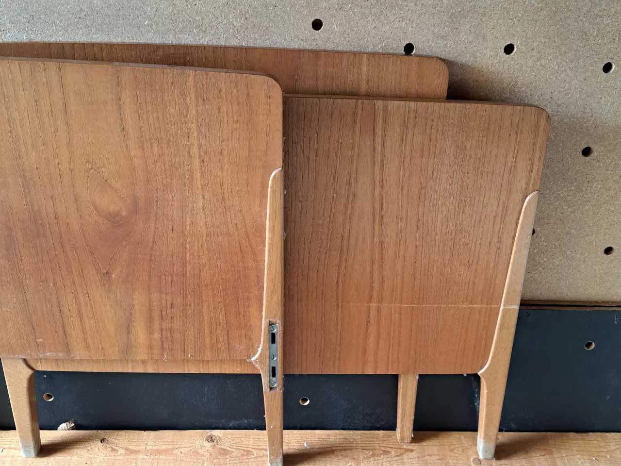 Billede 5 - BUD TAK, 2 TEAK-senge , rigtig pæne box madraser