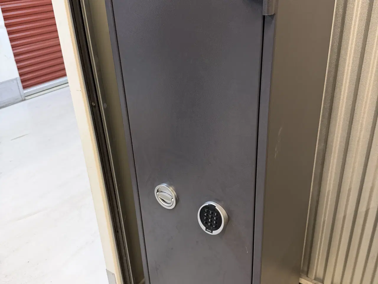 Billede 1 - ZFS våbenskab 