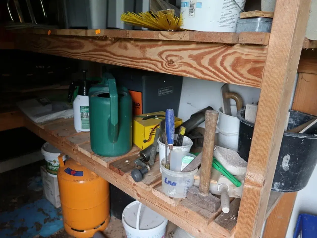 Billede 9 - Div. Værktøj, 2-taktsbenzin, plejemidler m.m.