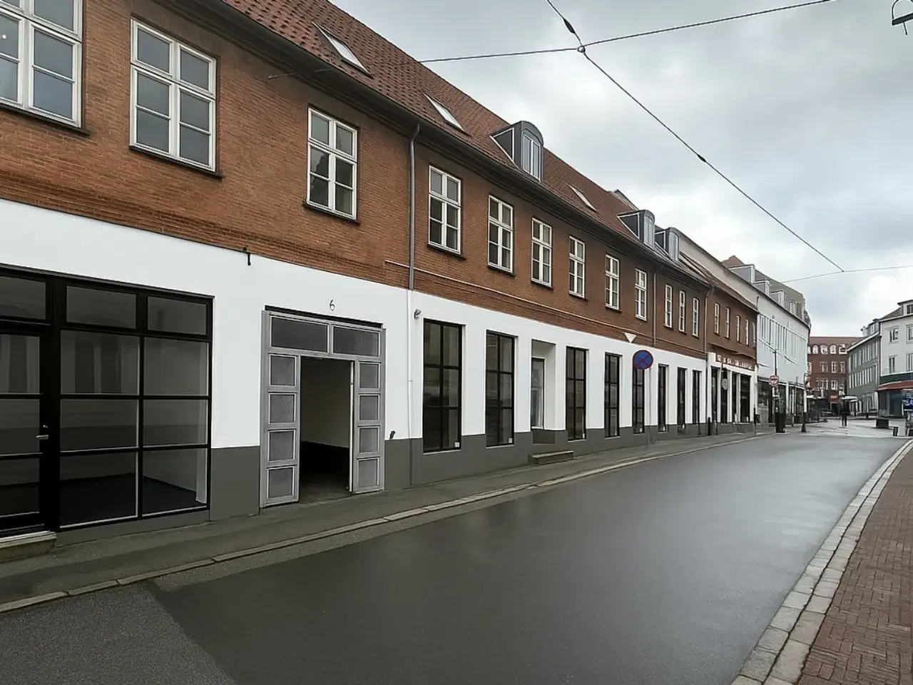 Billede 1 - Butik/kontorlokale til leje med leksible faciliteter.