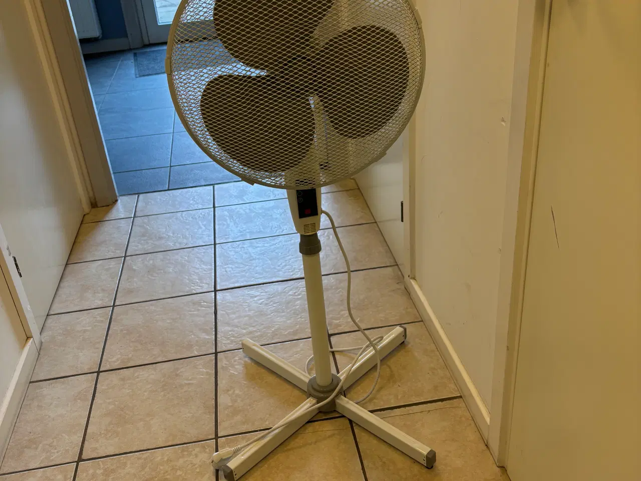 Billede 1 - Ventilator på fod med rotation