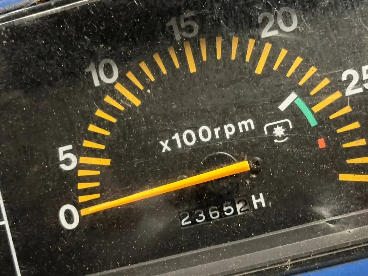 Billede 7 - Iseki 330 Med frontlift, sneplov og lukket kabine