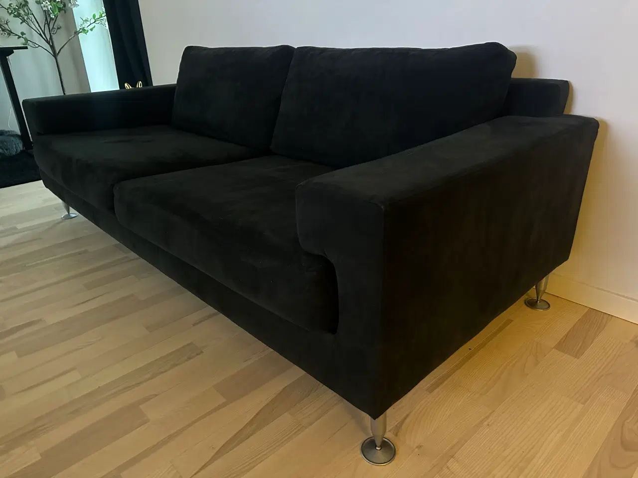 Billede 2 - Alcantara sofa i sort by Anders Nørgaard