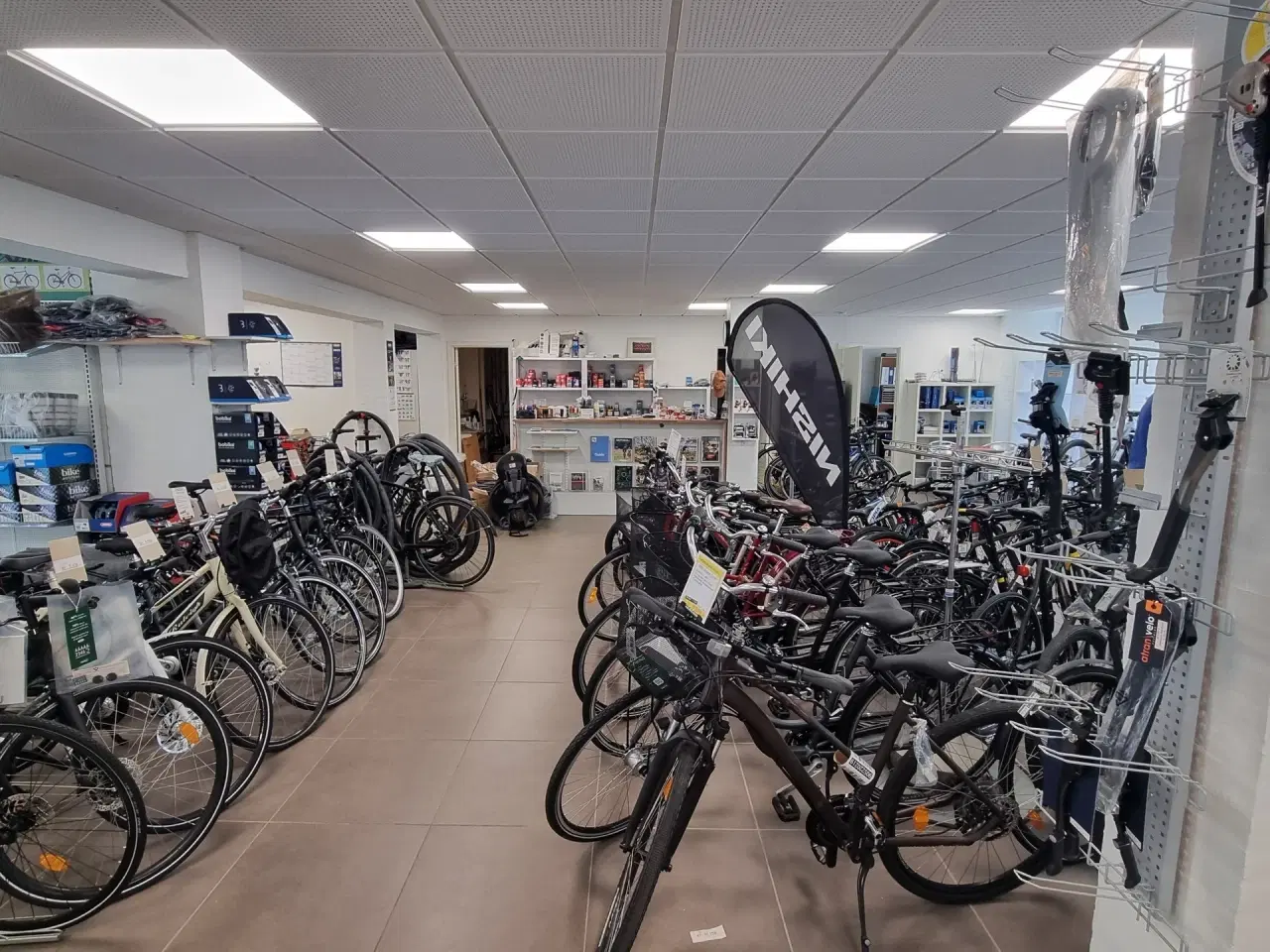 Billede 11 - Butik med bedste synlighed i Bredballe Center