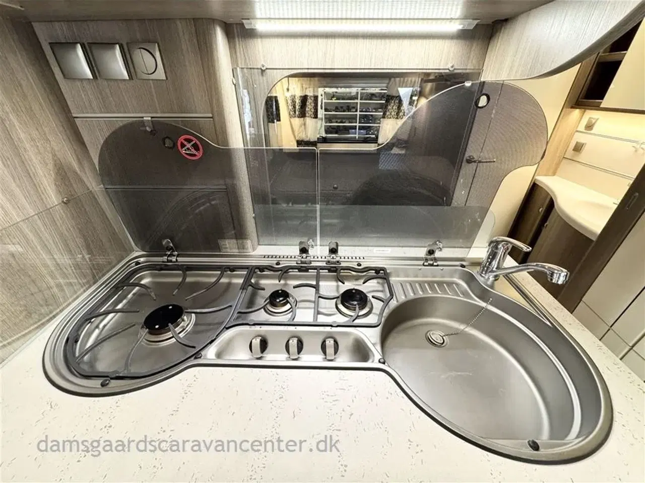 Billede 13 - 2018 - Fendt Tendenza 495 SFR   Franskseng-Gulvtemp.-Mover-Telt