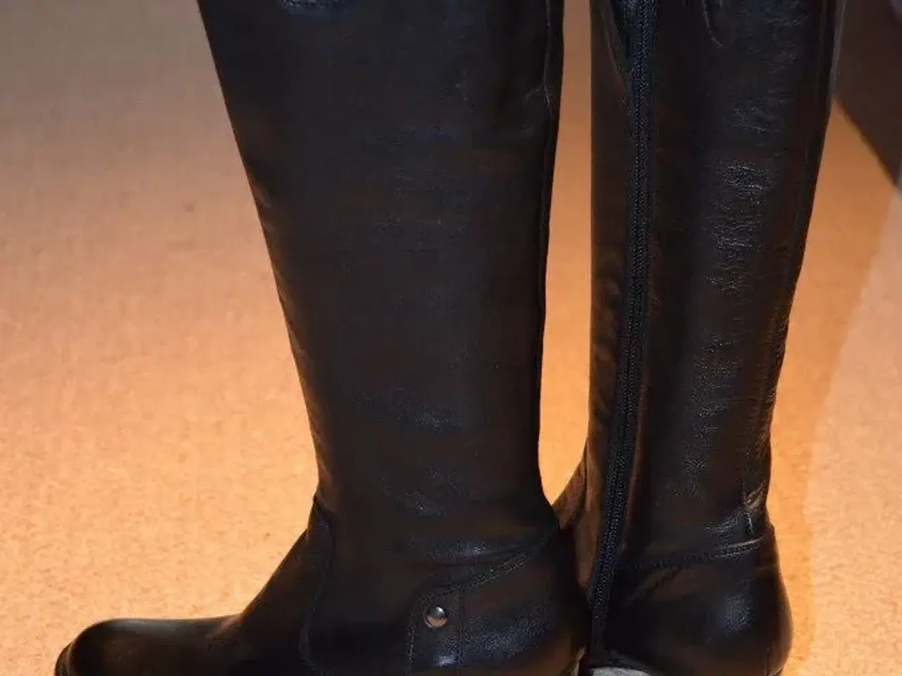 Billede 2 - Billi Bi støvler - sorte med hæl