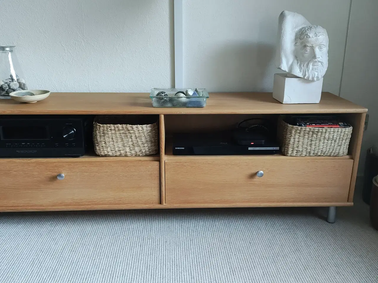 Billede 1 - EGETRÆS - TV-BORD