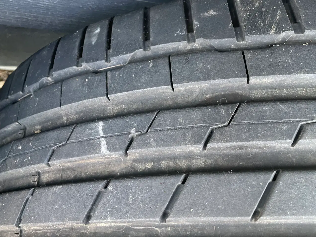 Billede 3 - dæk hankook 2stk 245/45 r18  Fra 2023