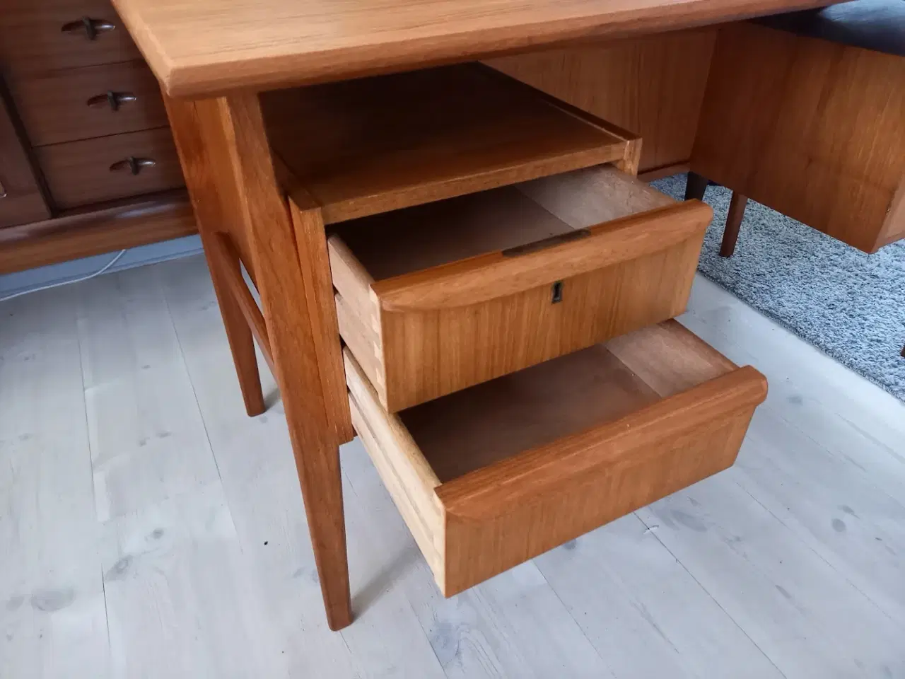 Billede 7 - Skrivebord teak