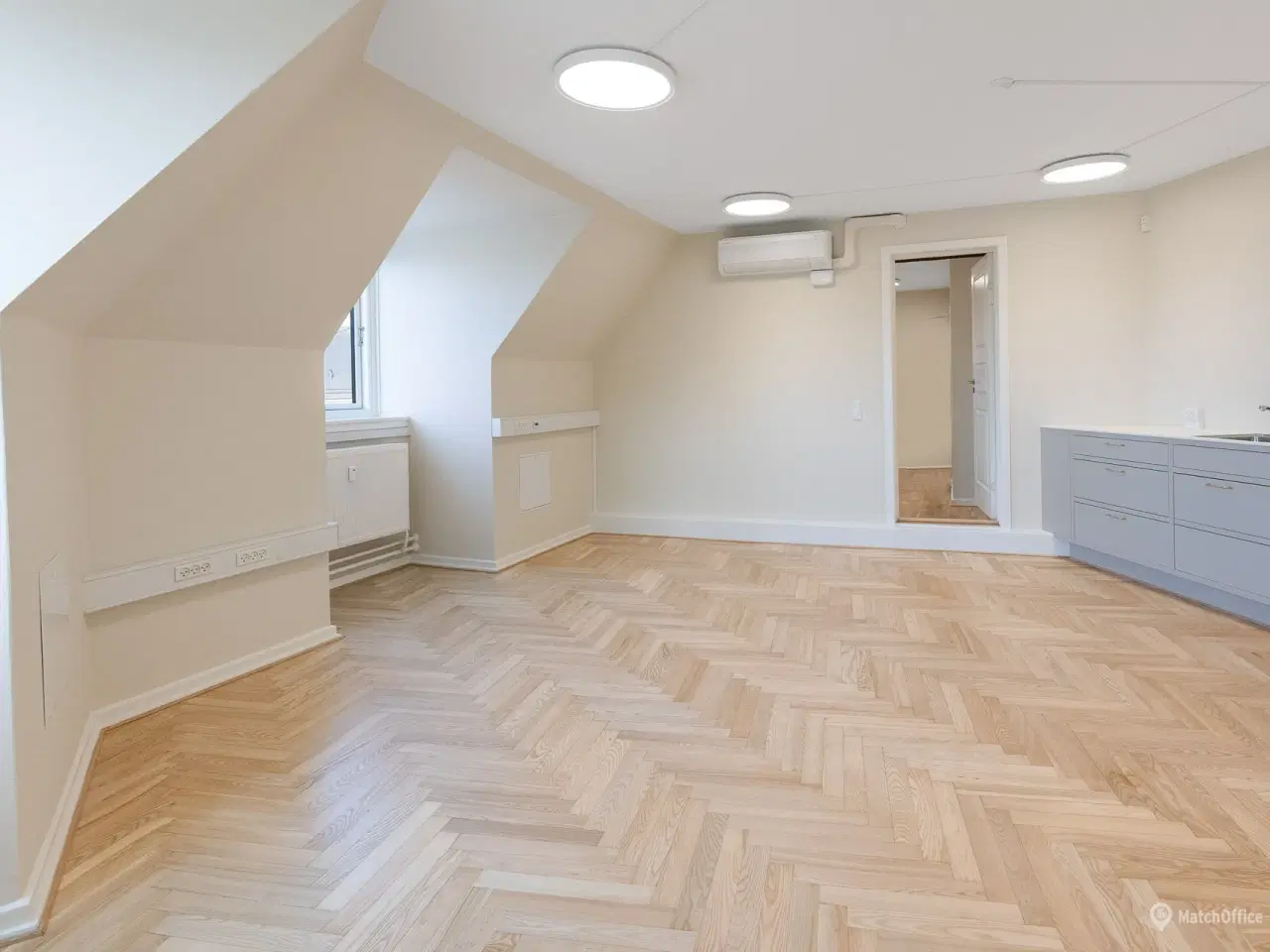 Billede 3 - INGEN BINDING - Kontorlejemål på 235 m² med flot udsigt til Tivoli og Glyptoteket