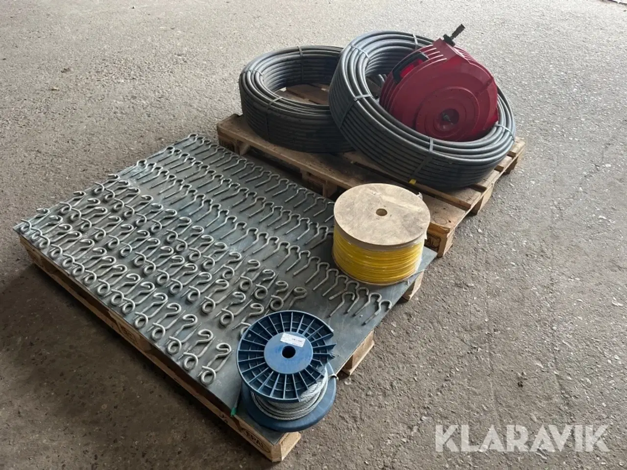Billede 4 - LOT: kroge, wire, slangeopruller, 200 meter PEL rør