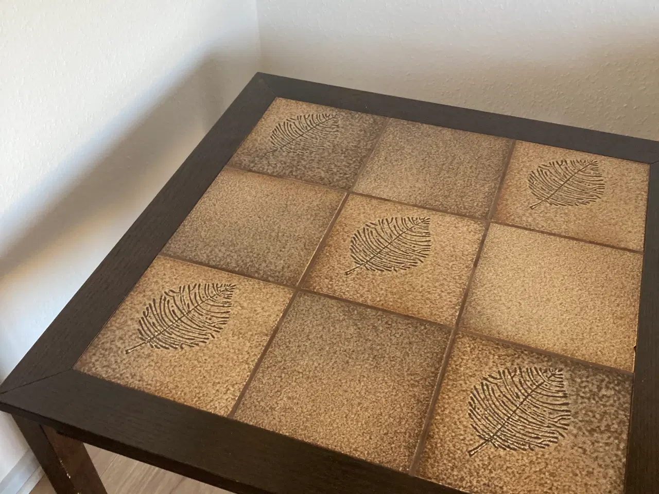 Billede 6 - Hjørnebord med kakler (senest søndag d. 19.04.26)