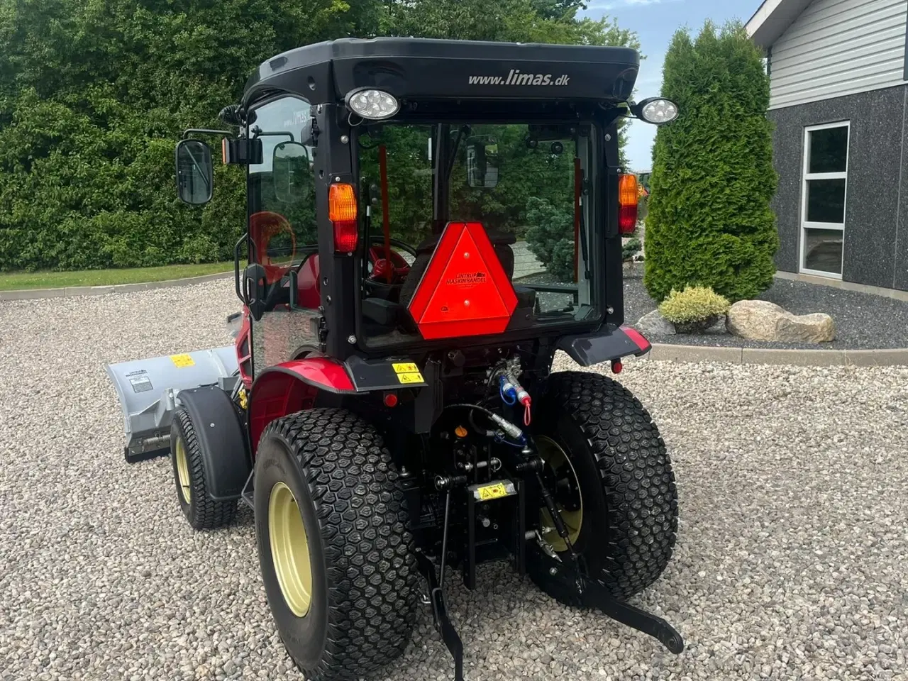 Billede 14 - Yanmar YT 235H 4WD Snow Edition med sneplov og spreder