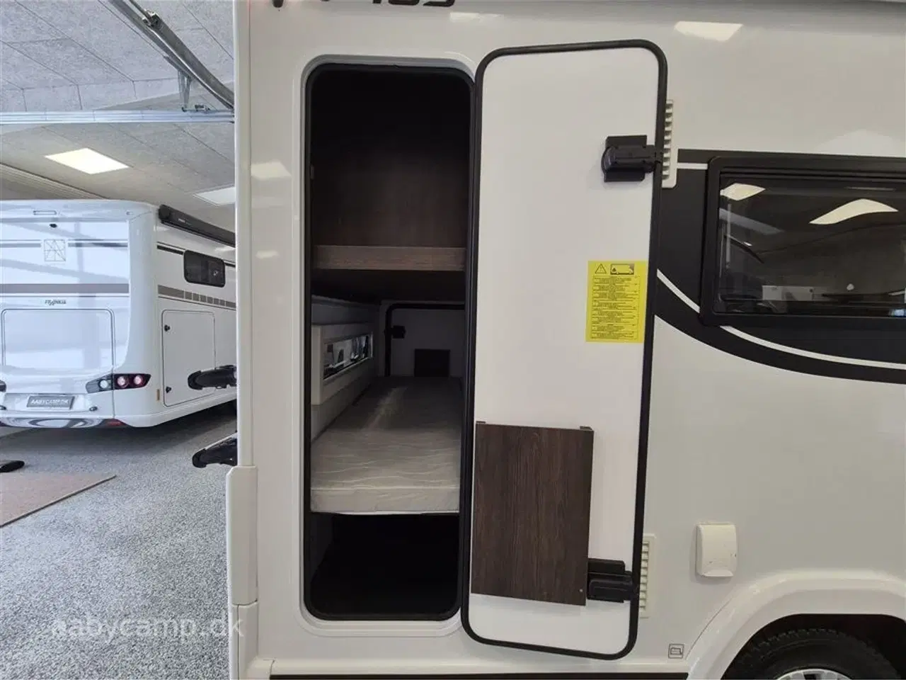 Billede 24 - 2021 - Benimar Tessoro 483 NK   Nk pakke. Markise. solcelle. Lithium Batteri. 2000w inverter. Maxxfan. udv. gas og bruseudtag. Duo-control. undervognsbehandlet. KUN 28,000 KM!!