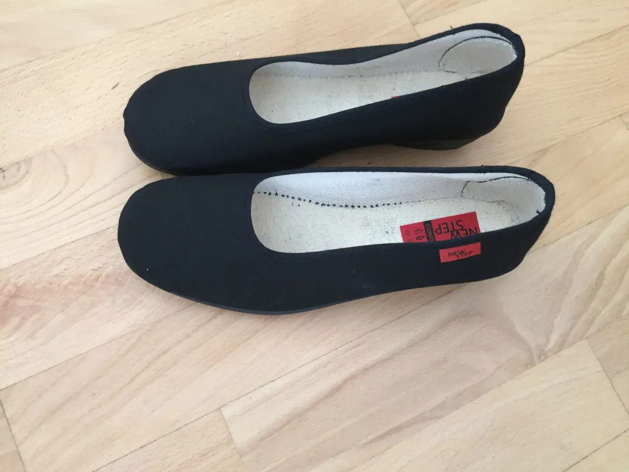 Billede 1 - Sorte New step sko sælges