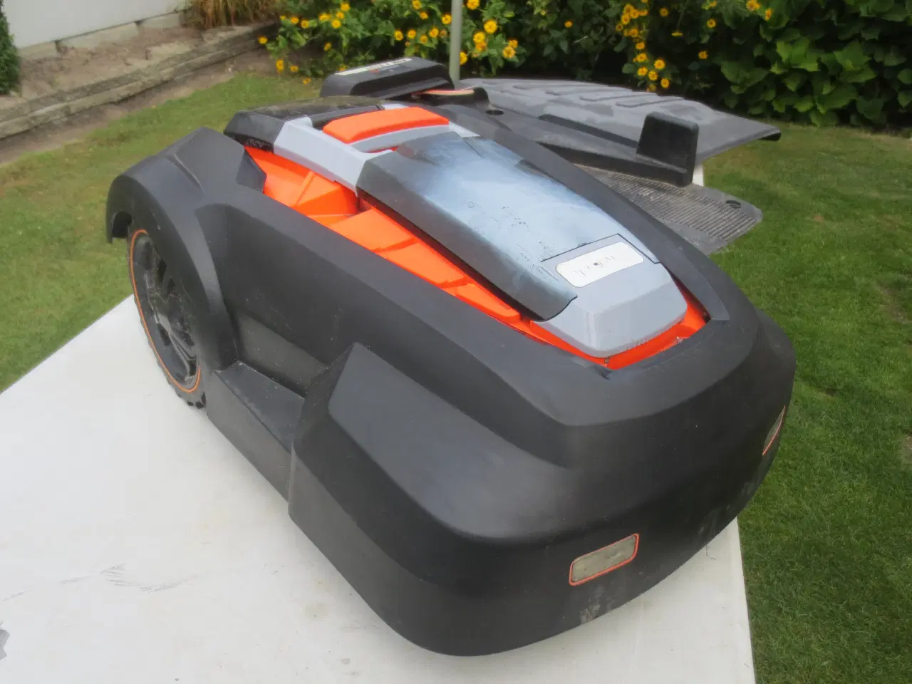 Billede 3 - 1 stk Redback Robotplæneklipper Model RM24A-10D