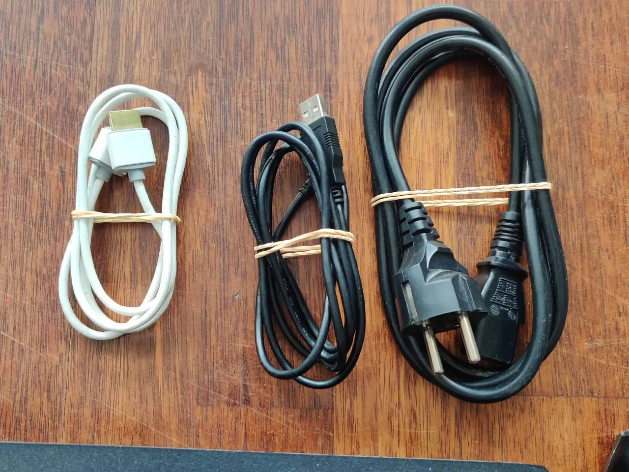 Billede 4 - PS4 Pro 1 TB med 2 controller