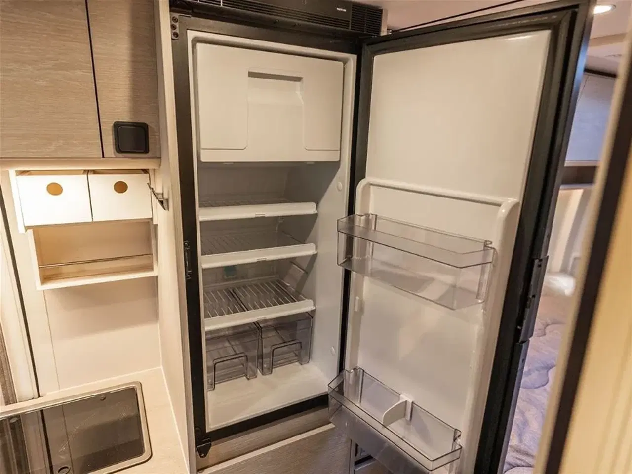 Billede 18 - 2026 - Tourne 6.4 Cruise aut. gear - Black