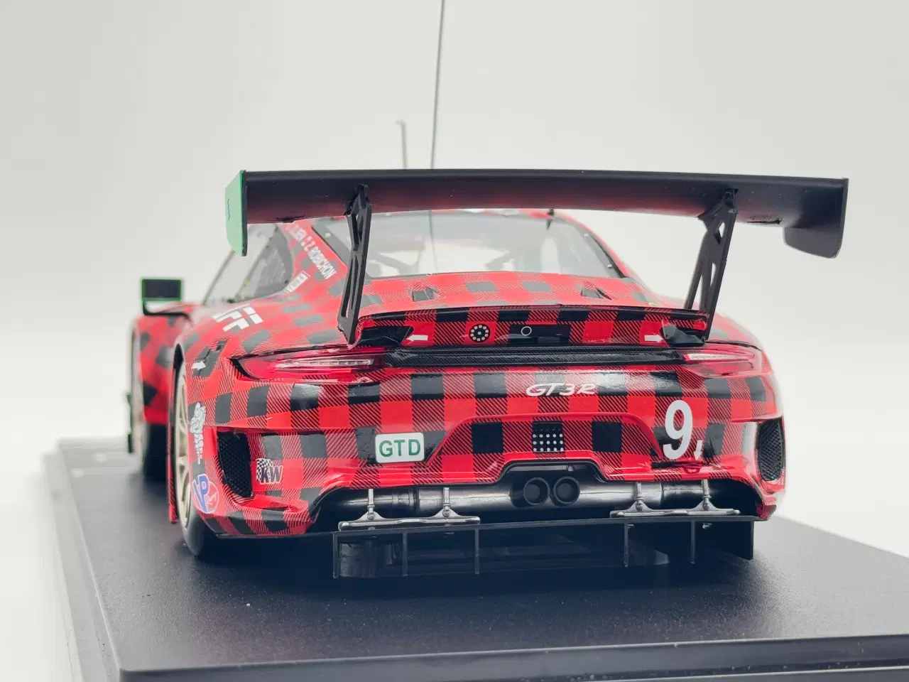 Billede 7 - 2019 Porsche 911 GT3 R #9 24h Daytona - 1:18 