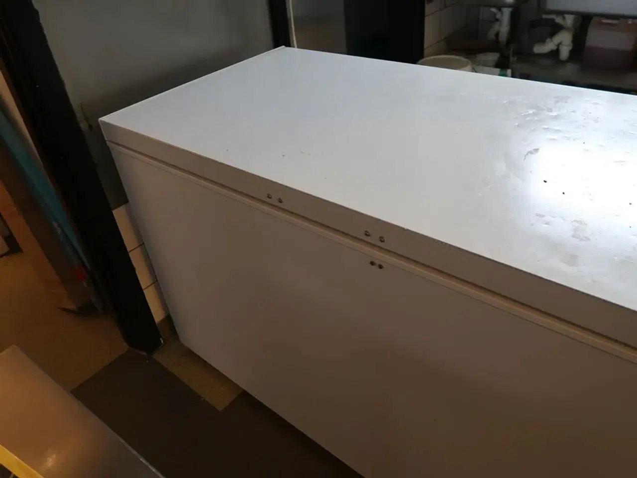 Billede 2 - Kummefryser LOGIK LCF420W23E uden indhold