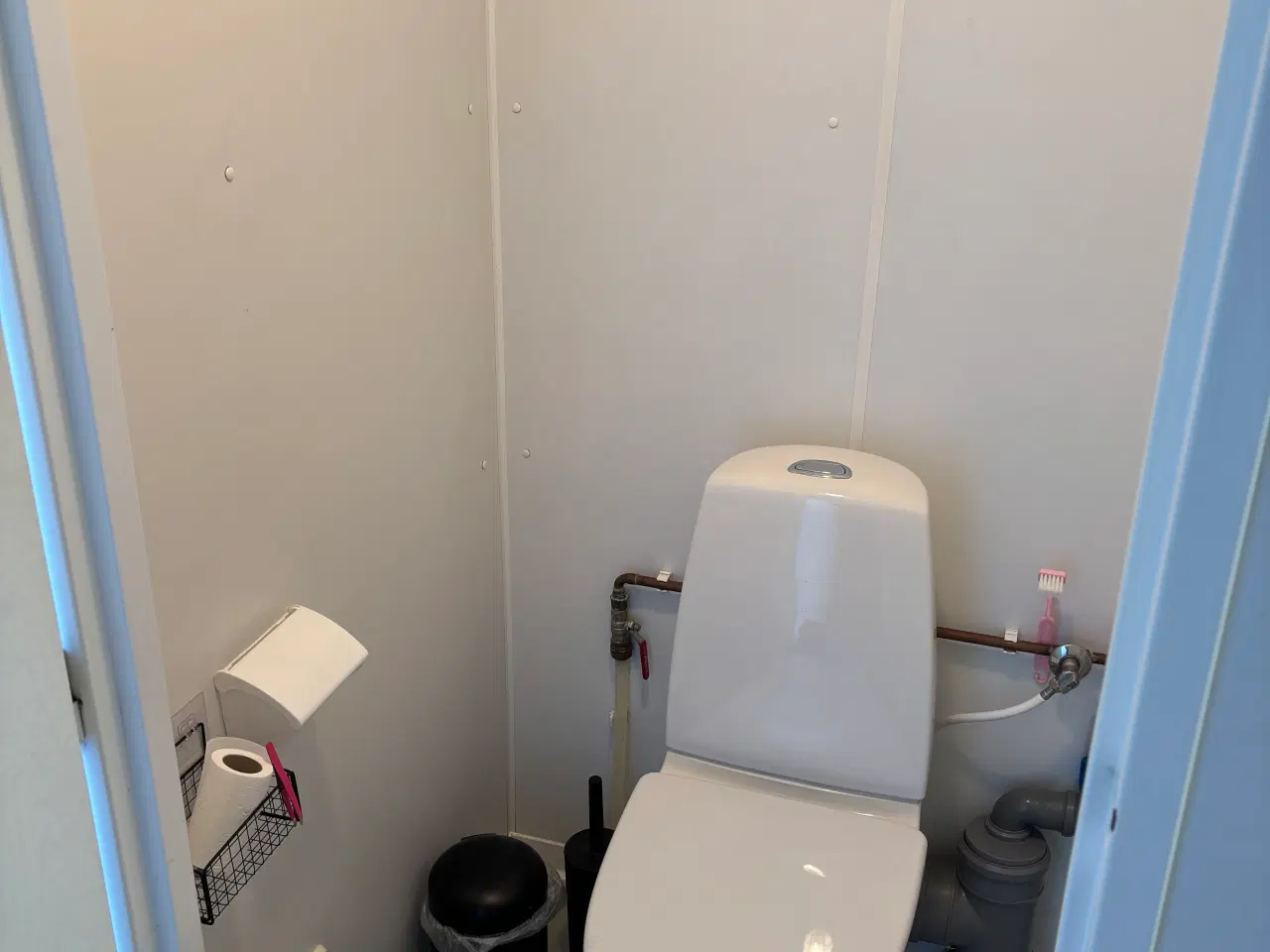 Billede 3 - Mandskabsvogn med toilet/bad