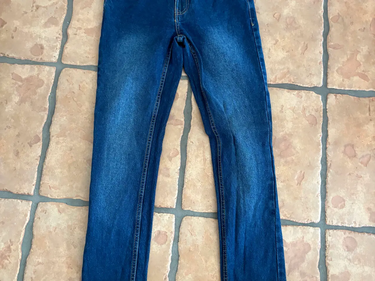 Billede 1 - Mono blå jeans til dreng str 164/ 14  bomuld