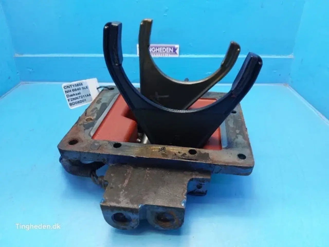 Billede 9 - New Holland 6640 Dæksel F2NN7211AA