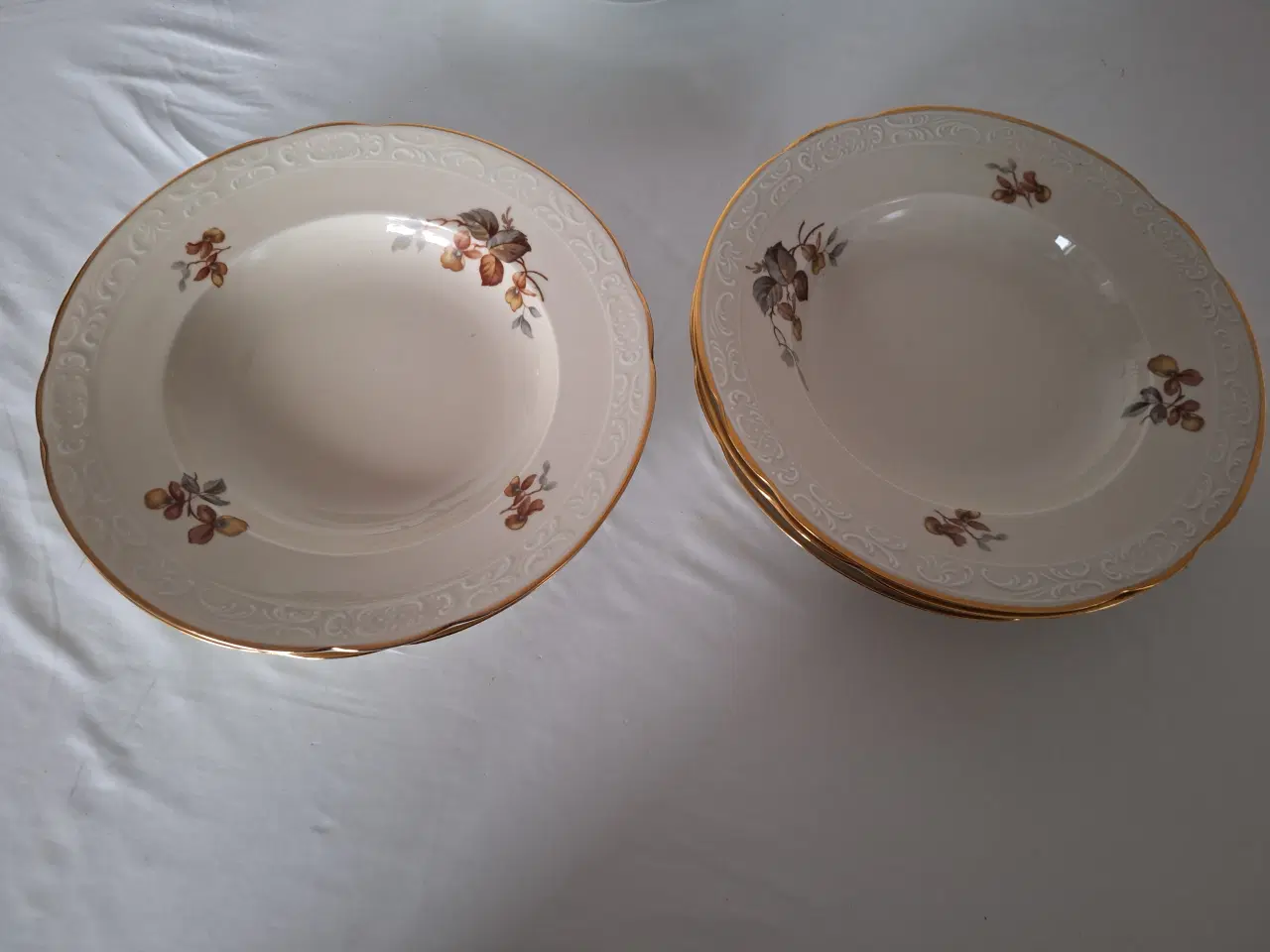 Billede 1 - Tallerkener