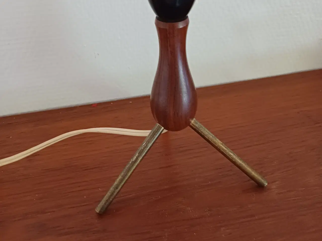 Billede 5 - Lille lampe i teak. 