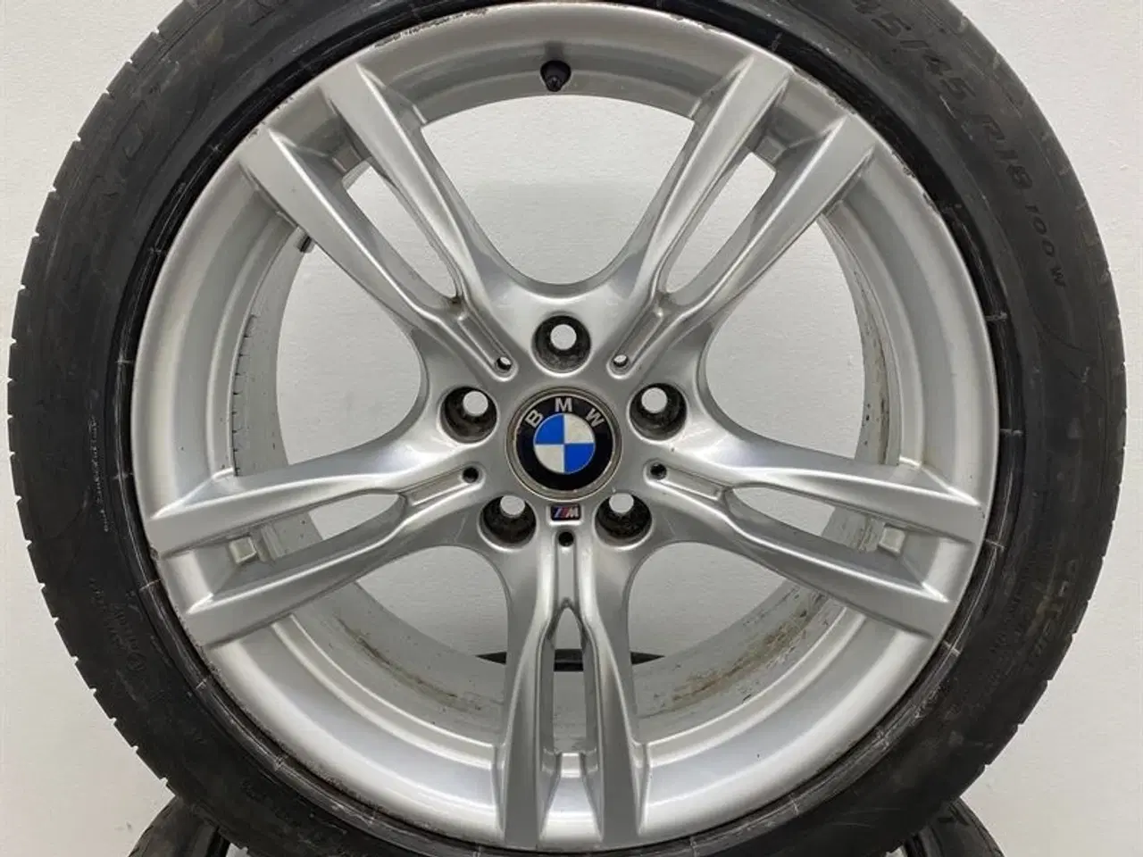 Billede 2 - 18" Alufælge med dæk original BMW "M Starspoke 400" A64444 BMW E90 E91 E92 E93 E90LCI E91LCI E92LCI E93LCI F30 F31 F32 F33 F36 F30 LCI F31 LCI F32 LC